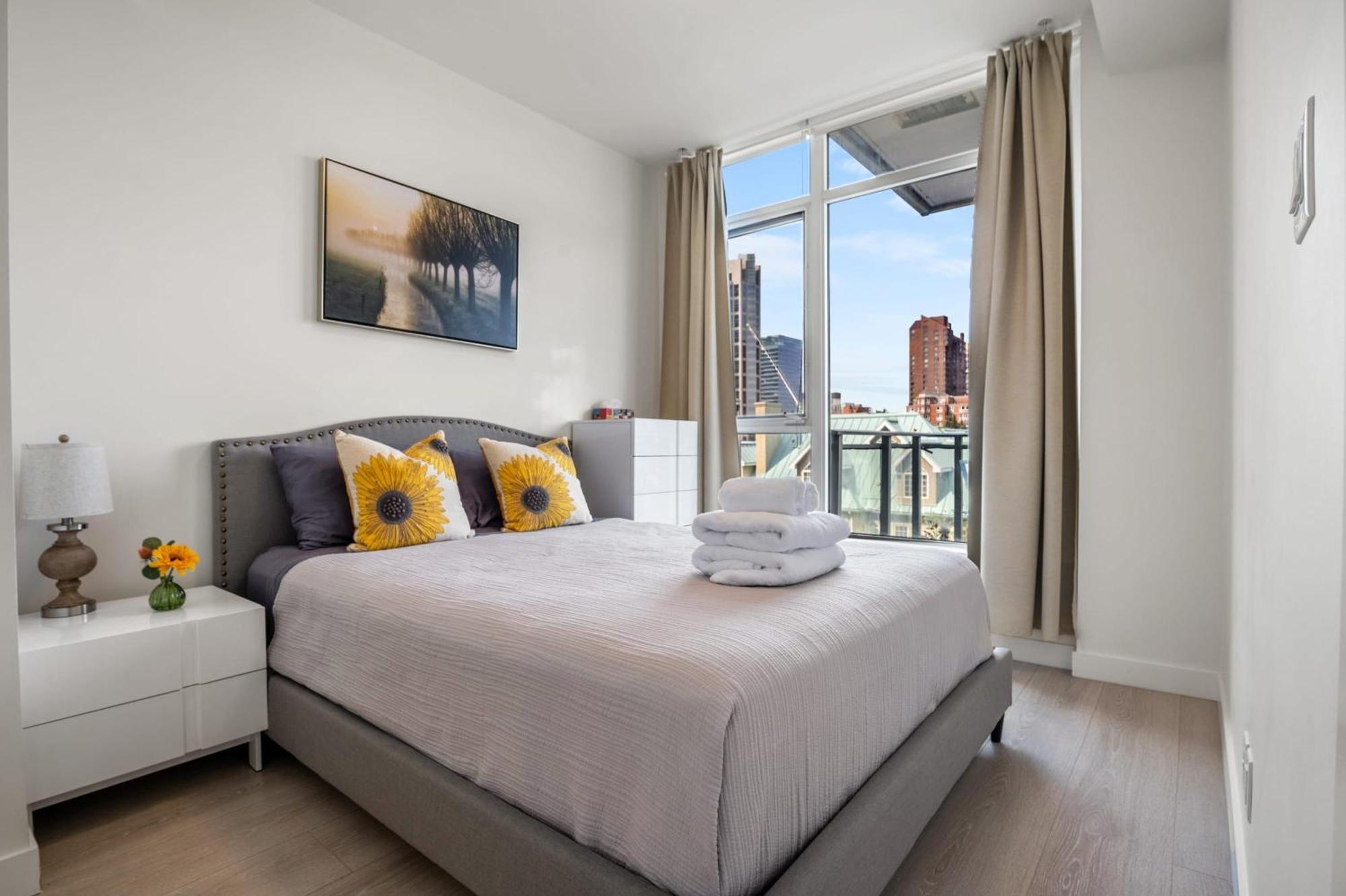 Guest Favorite Riverside Retreat- Walking Trails, Downtown Near Stampede! Free Banff Pass, Wine, Gym, Parking! Calgary Exterior photo